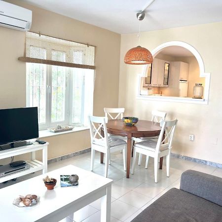 Fabulous Vacation In A 2 Bedroom Townhouse With 2 Terraces Overlooking The Sea, Suitable For 6 People 3 Swimming Pools Tennis And 200 Mts From The Sea El Faro Extérieur photo